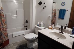 Robenstein Bathroom_2